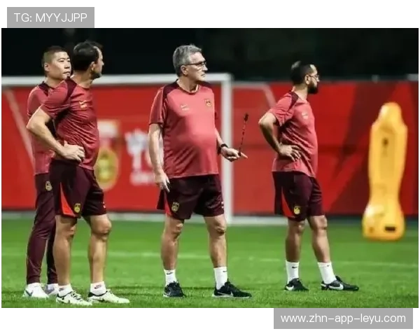 国足迈阿密踩场计划曝光:伊万科维奇如何带队模拟墨西哥高原的高弹速足球? 国足迈阿密踩场计划曝光:伊万科维奇如何带队模拟墨西哥高原的高弹速足球?